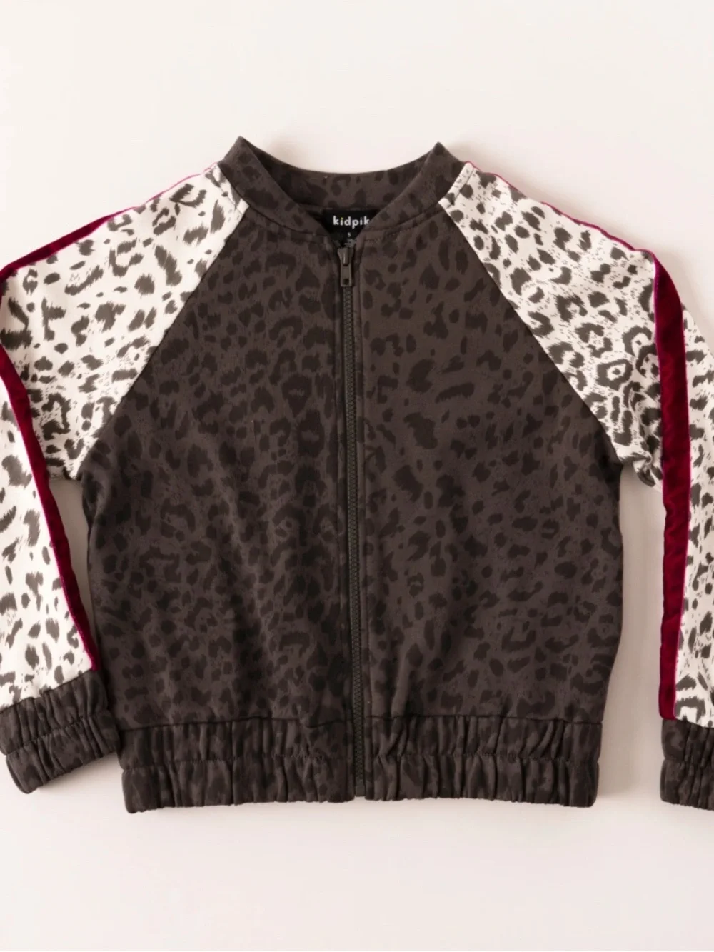 kidpik White and Gray Leopard Print Two-Piece Set with Dark Pink Stripe